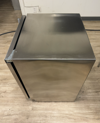 U-Line 24" Beverage Center UHBV524-SG01A (Open Box)