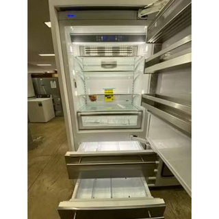 Viking - 36 Inch Bottom Freezer with Bluezone® Preservation - MVBI7360WRSS