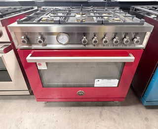 Bertazzoni PROF366GASROT 36-inch Professional Series Gas Range | Open Box Front view