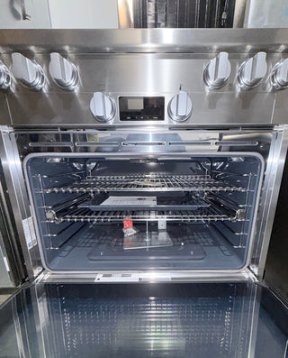 Miele HR1134-3G 36 inch Freestanding Gas Range | Open Box interior view