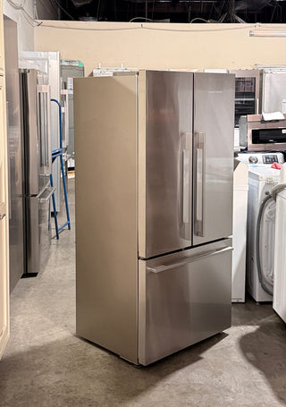 Fisher & Paykel RF170ADX4N 32-inch bottom-freezer refrigerator stainless steel, side view