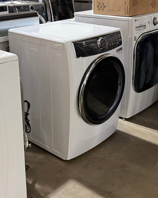 Electrolux ELFG7637AW 27-inch gas dryer white, side view angle
