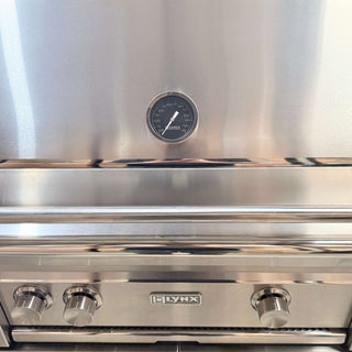 Lynx L30ATRF-LP 30" Freestanding LP Gas Grill - Open Box, gauge and knobs front view