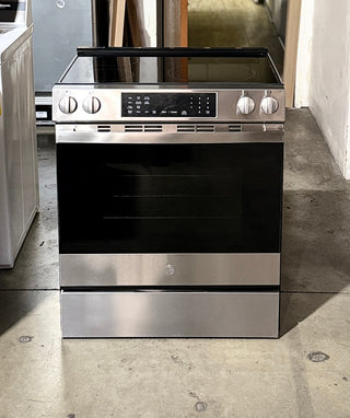 GE Profile PHS700AYFS 30” Smart Slide-In Induction & Convection Range – Front View