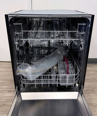 Blomberg DWT25502B 24" Built-In Dishwasher in Black - Open Box, interior view
