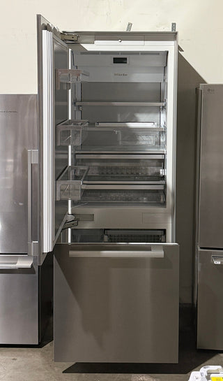Thermador T36IB100SP 36" Panel Ready Built-In Bottom Mount Refrigerator, Interior View