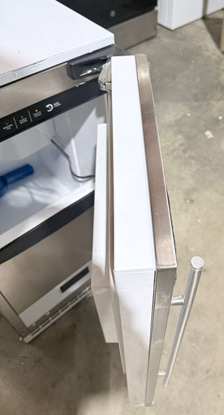 Scotsman SRNP110A-1SS 15" Undercounter Nugget Ice Machine with Drain Pump - Open Box, door view