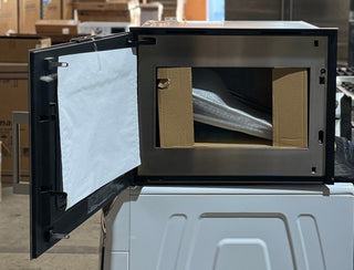 Gaggenau BMP251710  24” Built-In Combi Microwave Oven, Interior View