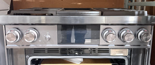 Dacor DOP36M94DLM 36 inch Professional Dual Fuel Range, Front View – Open Box, top view, control knobs