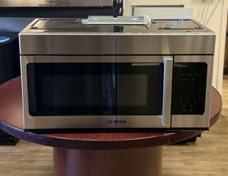 Bosch 30" Over-the-Range Microwave HMV3053U - Front view