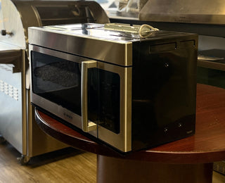 Bosch 30" Over-the-Range Microwave, HMV3053U Side View