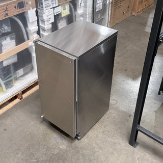 Perlick HP15CI-W 15 inch Signature Series Ice Maker (Panel Ready), Side View - Open Box | Appliance Key