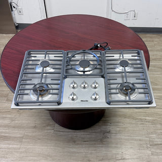 Miele KM3475G 36 inch Built-In Gas Cooktop, Top View - Open Box | Appliance Key