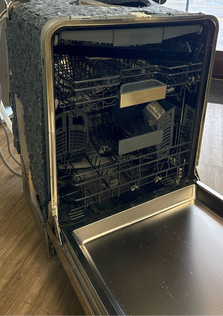 Thermador dishwasher interior with Chef's Tool Drawer, Side View, Model DWHD650WFM (Open Box)