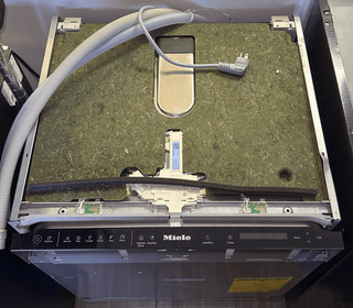 Miele 24" built-in dishwasher, top view, stainless steel, Model G7591SCVi (Open Box)