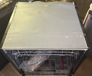 Blomberg 24" Built-In Dishwasher DWT25502B (Open Box)