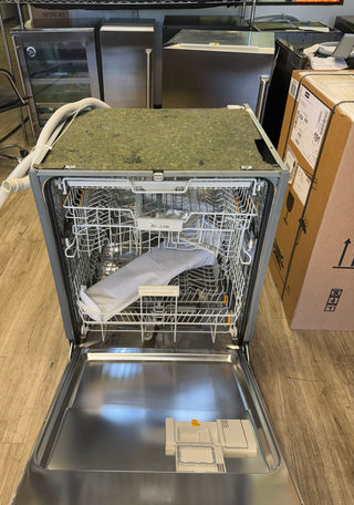Miele 24" Full Console Dishwasher G4228SCU (Open Box)
