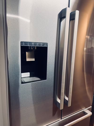 Bosch - 36 Inch Freestanding French Door Smart Refrigerator - B36CD50SNS Showroom Display